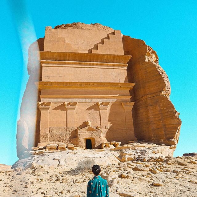 The beach, mountain, or the desert? 🐪 
I like the desert, but I&rsquo;d have to go with a mountain overlooking the ocean 🌊 
البحر، الجبل، ولا الصحراء؟ 🐪🐪🐪